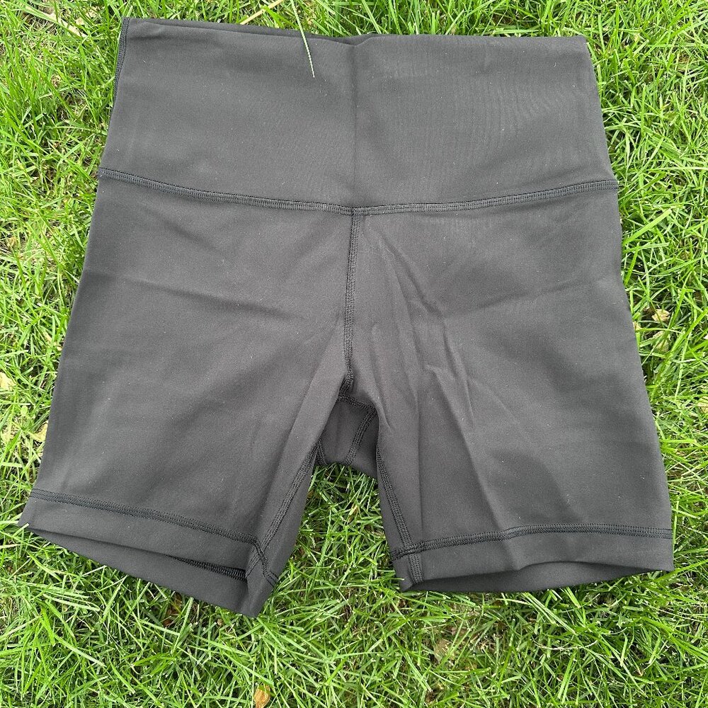 lululemon athletica BLACK | Shorts | Lululemon Wunder Train Shorts | size 8
